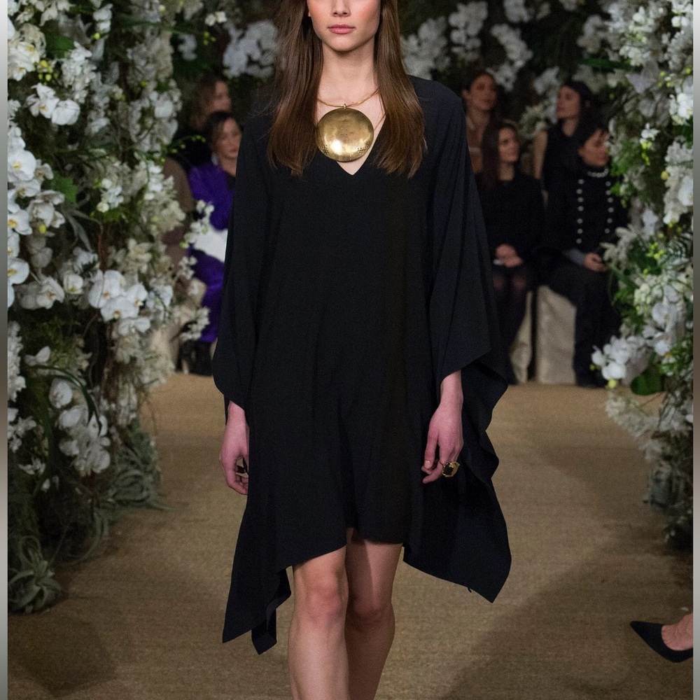 Ralph Lauren Collection Black Crepe V-Neck Cape Dress size 2